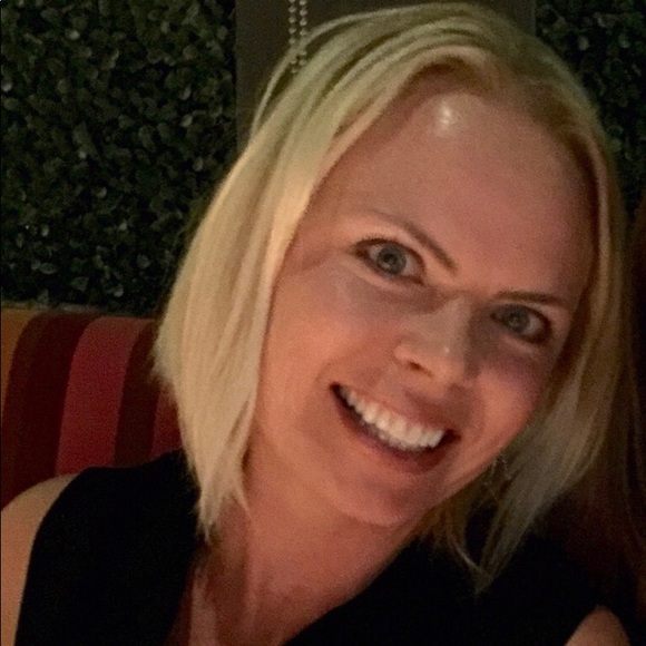 Meet your Posher, Megan - Picture 3 of 3